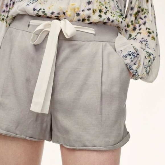 Wilfred| Aritzia| Light Gray Linen ‘Allegra’ Shorts Sz 6 - Picture 1 of 5